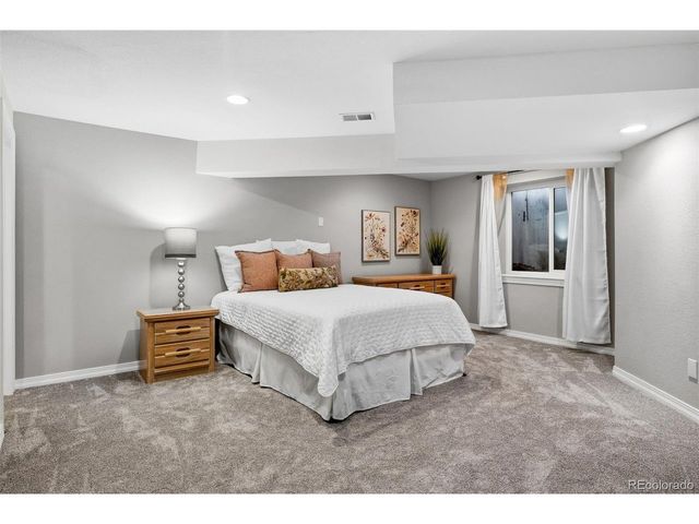 990 Glen Oaks Ave, Castle Pines, CO 80108