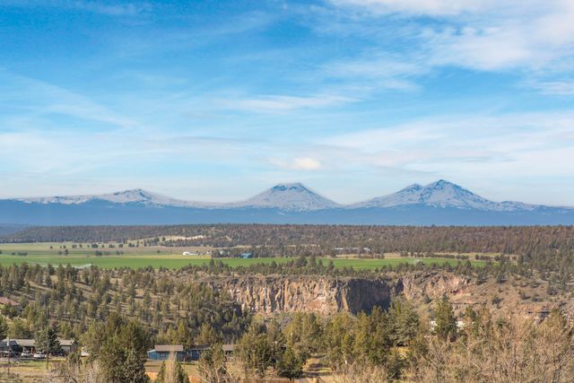 10127 SW Shad Road, Terrebonne, OR 97760