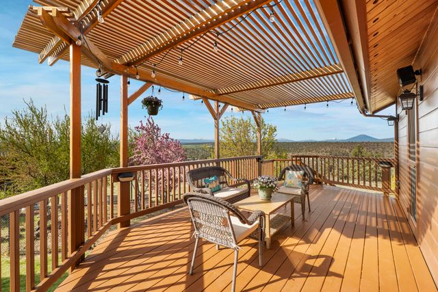 10127 SW Shad Road, Terrebonne, OR 97760