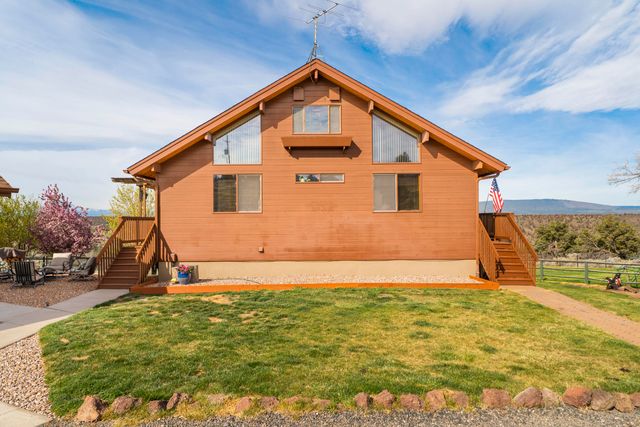 10127 SW Shad Road, Terrebonne, OR 97760