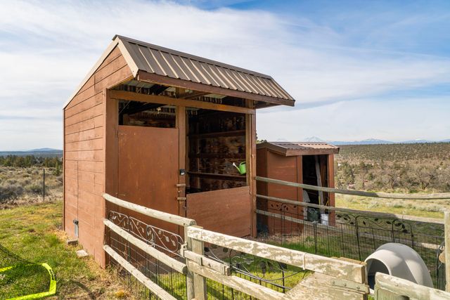 10127 SW Shad Road, Terrebonne, OR 97760