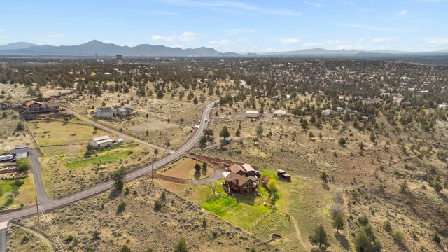 10127 SW Shad Road, Terrebonne, OR 97760