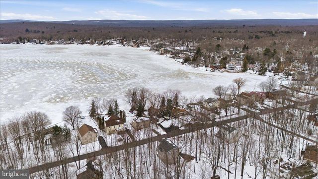 7698 LAKE SHORE DR, Pocono Lake, PA 18347