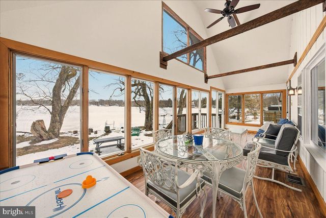 7698 LAKE SHORE DR, Pocono Lake, PA 18347