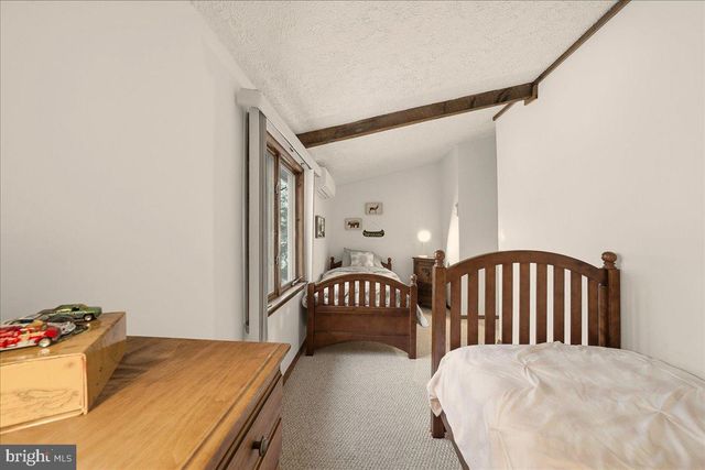 7698 LAKE SHORE DR, Pocono Lake, PA 18347