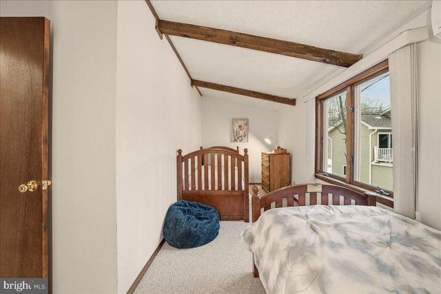 7698 LAKE SHORE DR, Pocono Lake, PA 18347