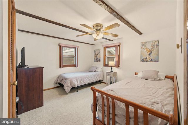 7698 LAKE SHORE DR, Pocono Lake, PA 18347