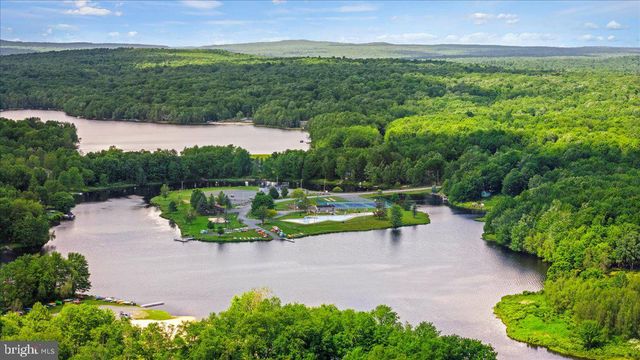 7698 LAKE SHORE DR, Pocono Lake, PA 18347