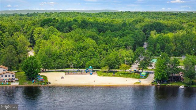 7698 LAKE SHORE DR, Pocono Lake, PA 18347