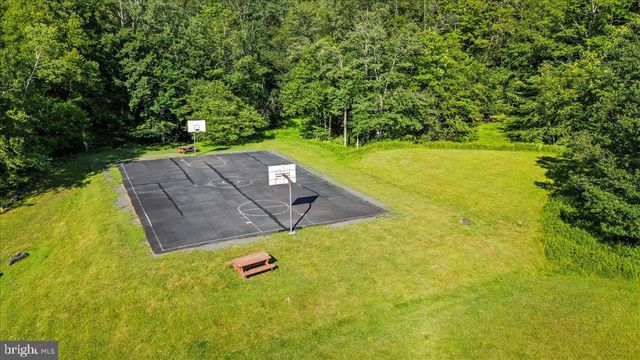 7698 LAKE SHORE DR, Pocono Lake, PA 18347