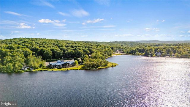 7698 LAKE SHORE DR, Pocono Lake, PA 18347