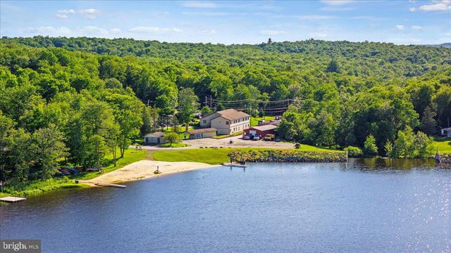 7698 LAKE SHORE DR, Pocono Lake, PA 18347