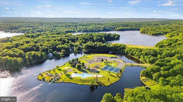 7698 LAKE SHORE DR, Pocono Lake, PA 18347