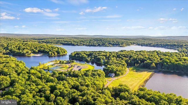 7698 LAKE SHORE DR, Pocono Lake, PA 18347