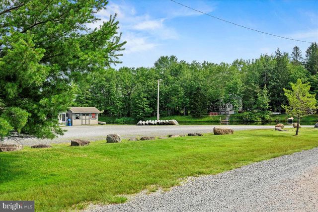 7698 LAKE SHORE DR, Pocono Lake, PA 18347