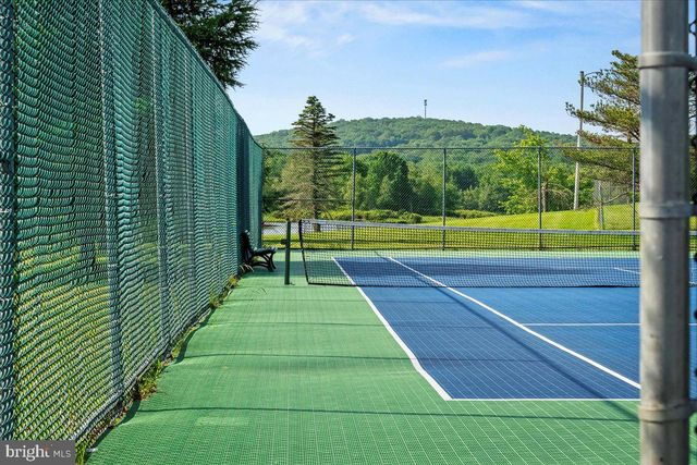 7698 LAKE SHORE DR, Pocono Lake, PA 18347