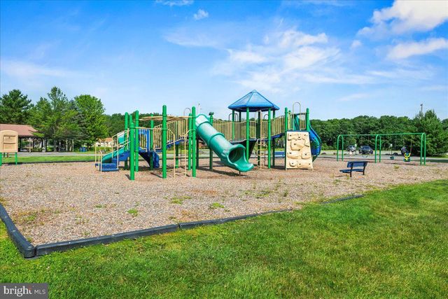 7698 LAKE SHORE DR, Pocono Lake, PA 18347