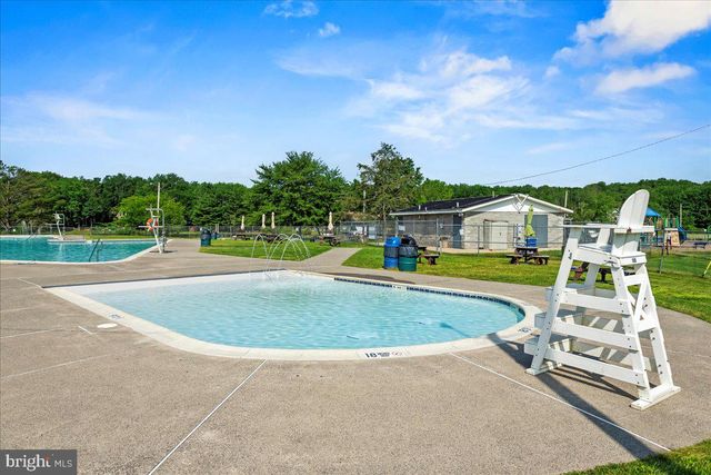 7698 LAKE SHORE DR, Pocono Lake, PA 18347