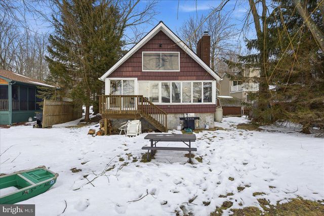 7698 LAKE SHORE DR, Pocono Lake, PA 18347