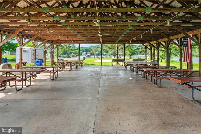 7698 LAKE SHORE DR, Pocono Lake, PA 18347