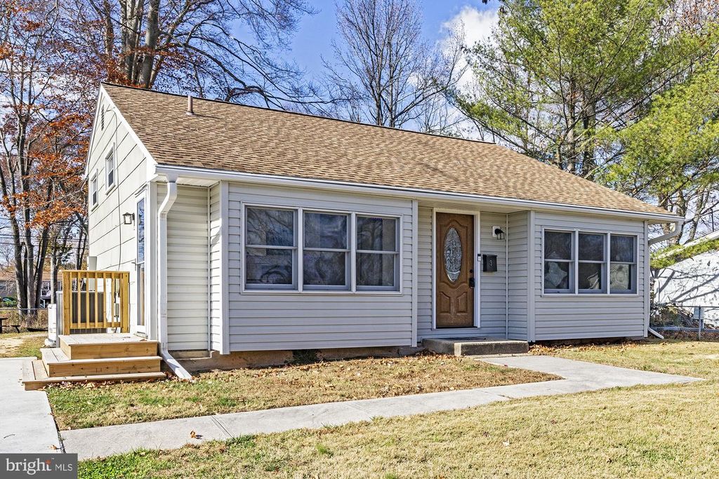 30 BOBBY DR, Newark, DE 19713