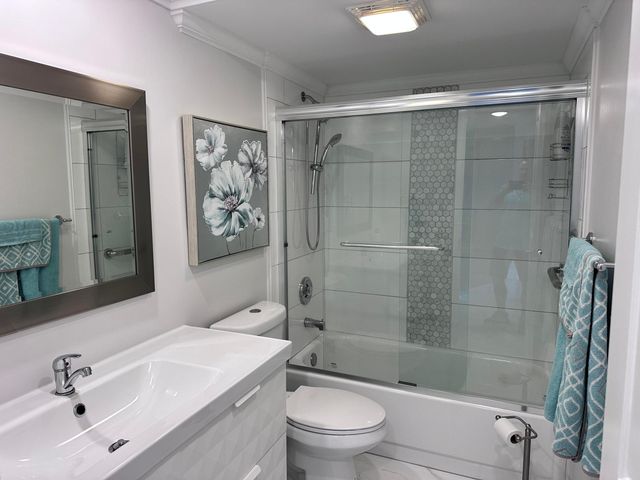 9300 Sunrise Lakes Boulevard 309, Sunrise, FL 33322