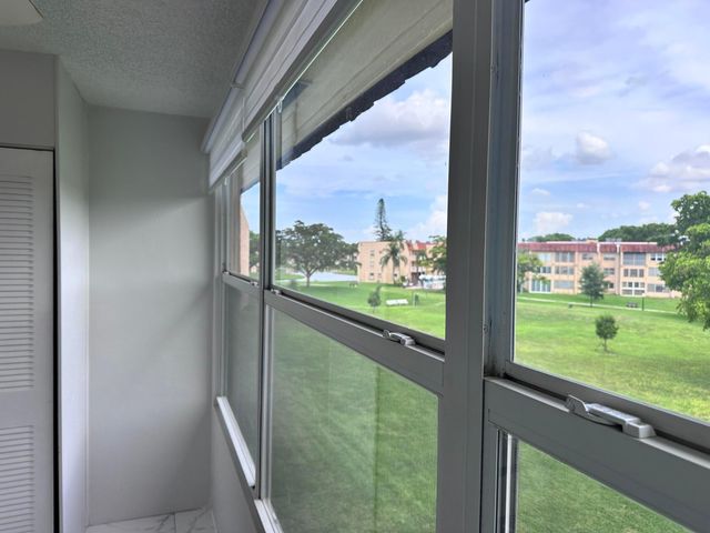 9300 Sunrise Lakes Boulevard 309, Sunrise, FL 33322