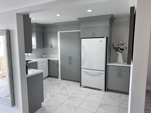 9300 Sunrise Lakes Boulevard 309, Sunrise, FL 33322