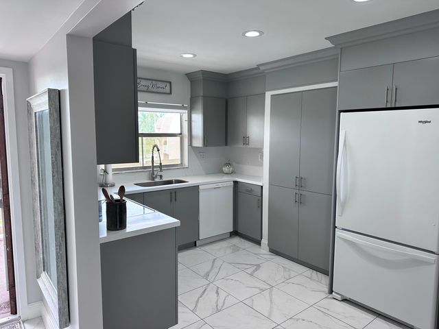 9300 Sunrise Lakes Boulevard 309, Sunrise, FL 33322