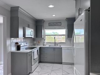 9300 Sunrise Lakes Boulevard 309, Sunrise, FL 33322
