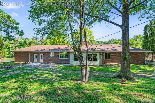 36125 Paddleford Road, Farmington Hills, MI 48331