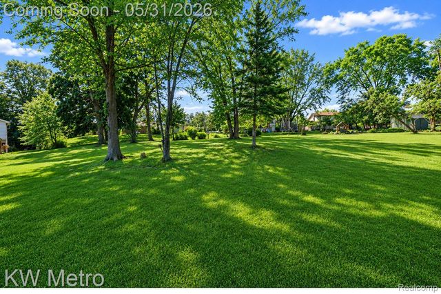 36125 Paddleford Road, Farmington Hills, MI 48331