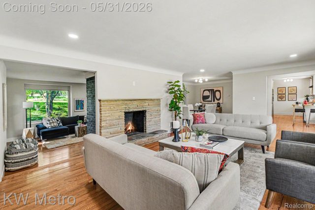 36125 Paddleford Road, Farmington Hills, MI 48331