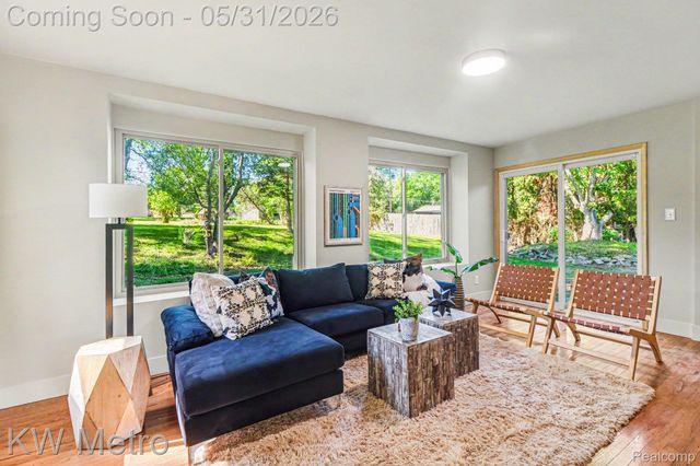 36125 Paddleford Road, Farmington Hills, MI 48331