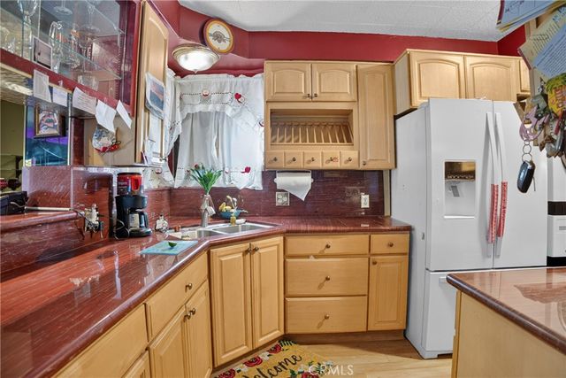 16042 Kittridge, Van Nuys, CA 91406