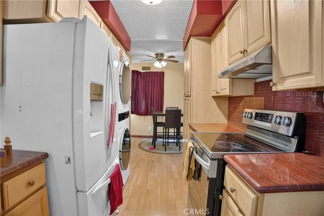 16042 Kittridge, Van Nuys, CA 91406
