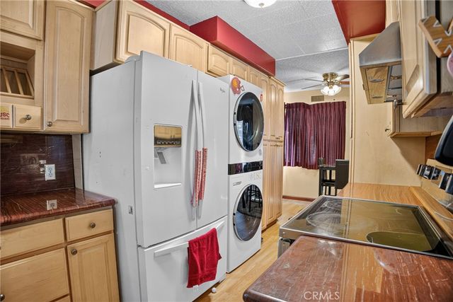 16042 Kittridge, Van Nuys, CA 91406