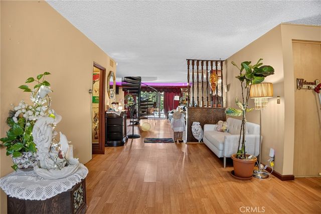 16042 Kittridge, Van Nuys, CA 91406
