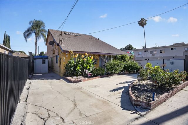16042 Kittridge, Van Nuys, CA 91406