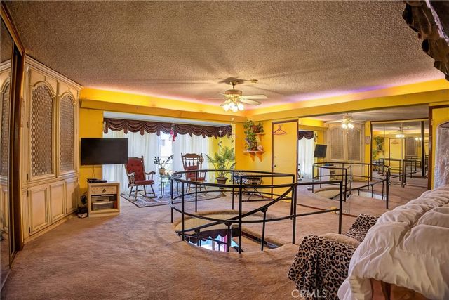 16042 Kittridge, Van Nuys, CA 91406