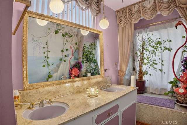 16042 Kittridge, Van Nuys, CA 91406