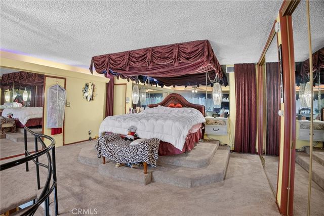 16042 Kittridge, Van Nuys, CA 91406