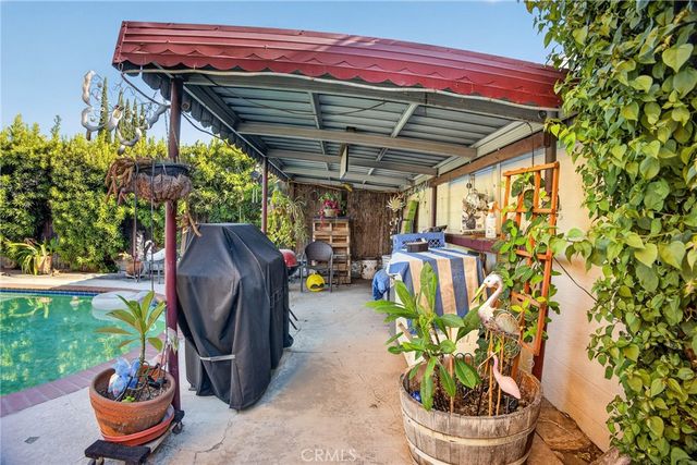 16042 Kittridge, Van Nuys, CA 91406