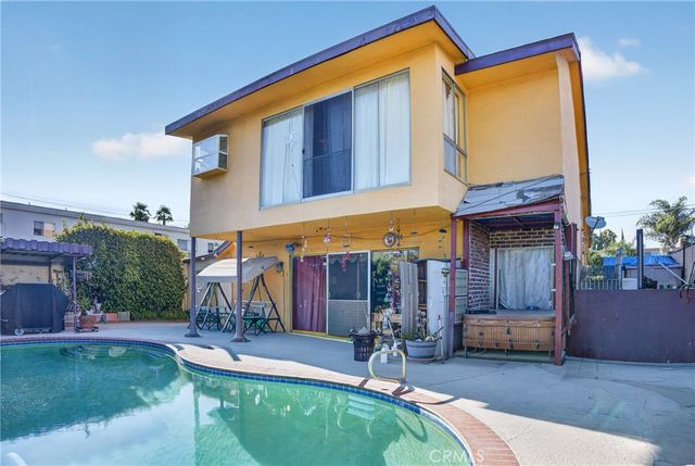 16042 Kittridge, Van Nuys, CA 91406