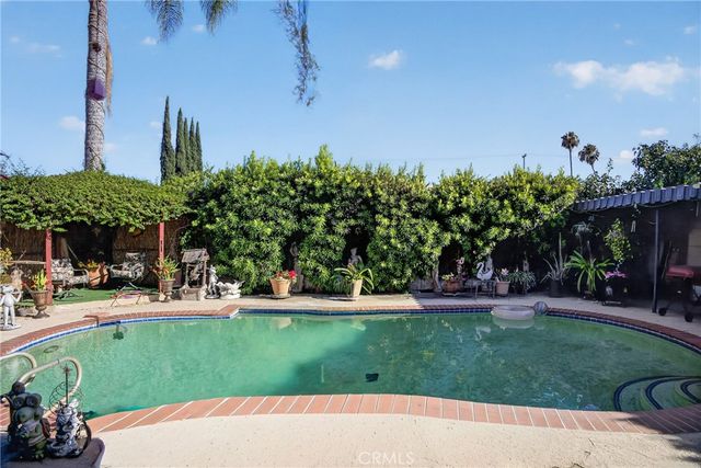 16042 Kittridge, Van Nuys, CA 91406