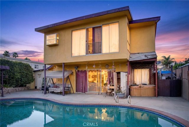 16042 Kittridge, Van Nuys, CA 91406