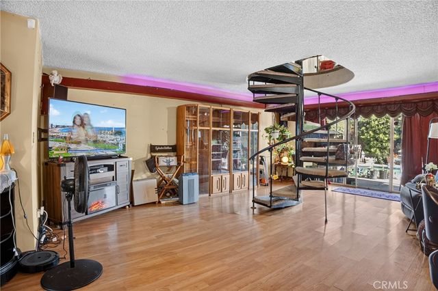 16042 Kittridge, Van Nuys, CA 91406