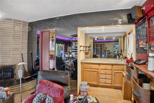 16042 Kittridge, Van Nuys, CA 91406