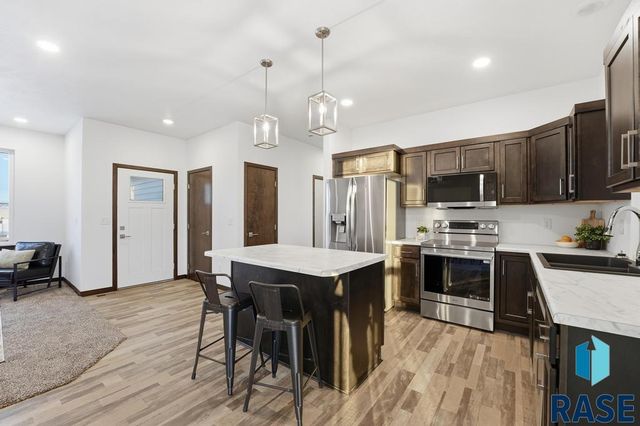 5713 W Cushman St Street, Sioux Falls, SD 57107