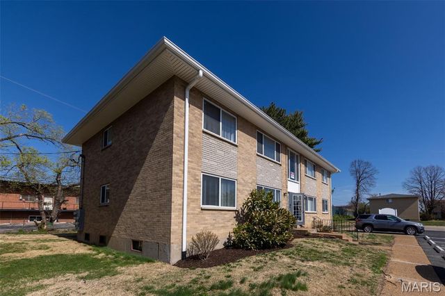 1 Bruce Drive, Florissant, MO 63031